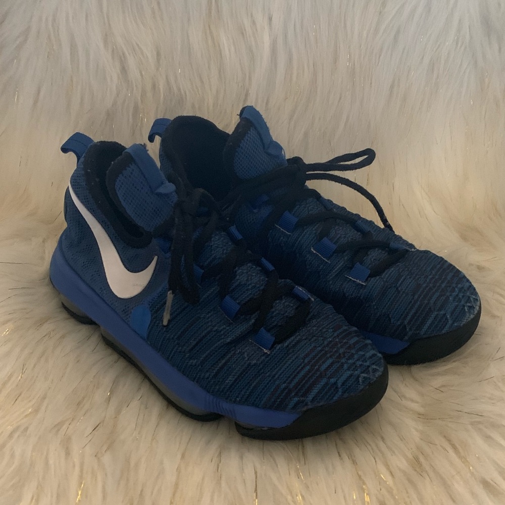 Boys KD basketball shoes